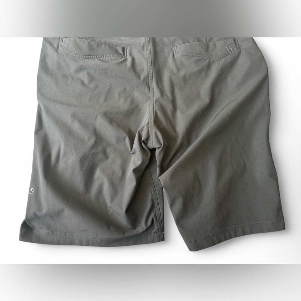 Lululemon ABC Classic Chino Men's Black Shorts - Size 36 - Picture 13 of 13